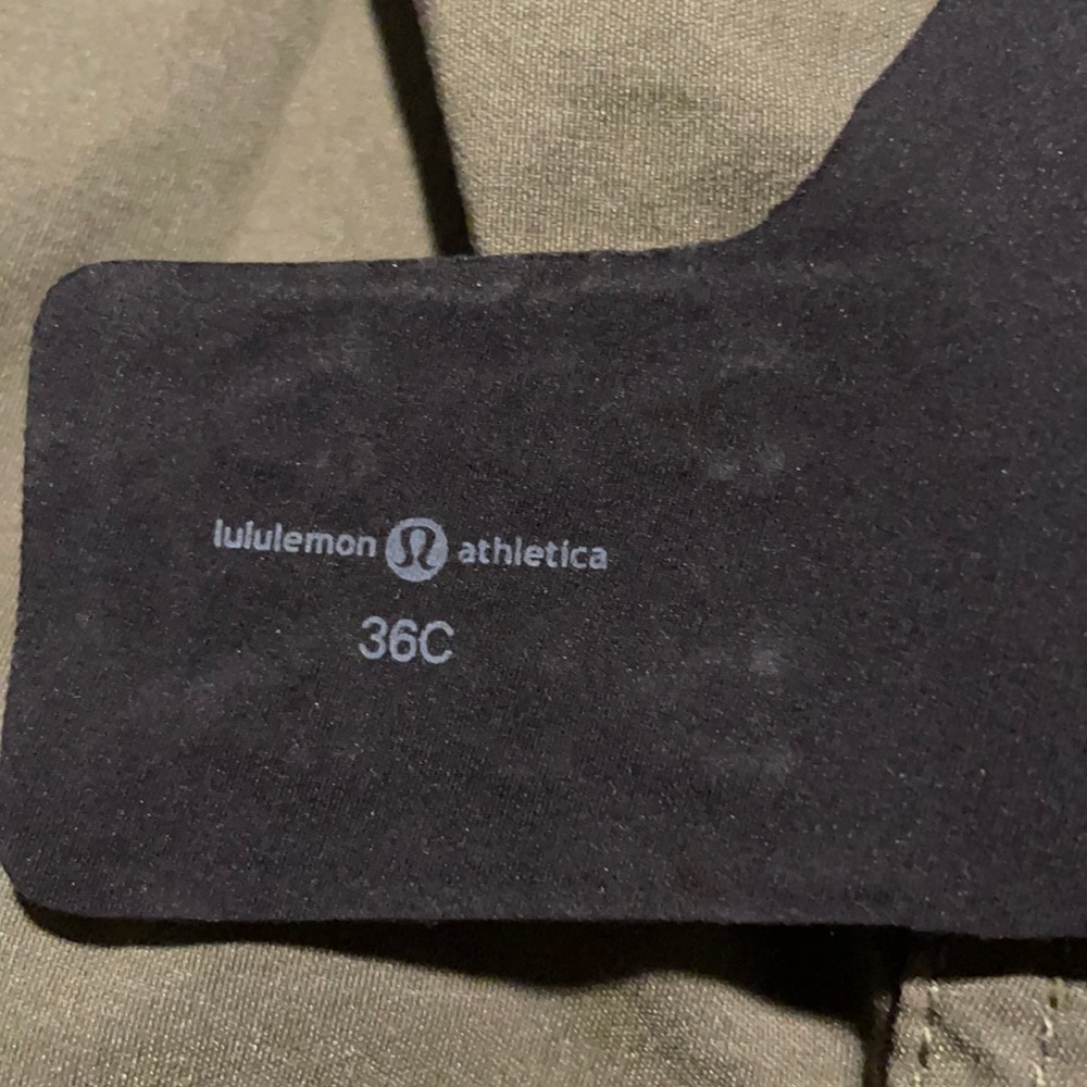 Black lululemon bra 36 c no option for padding